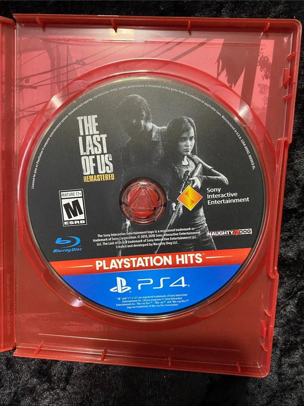 Sony The Last of Us Remastered (PS4) - Red Case